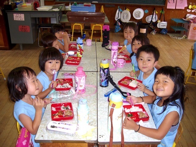 お弁当の時間のようす