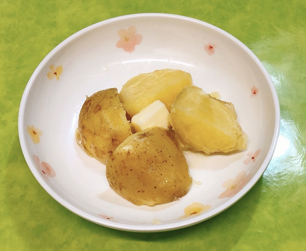 預かり保育のおやつのようす